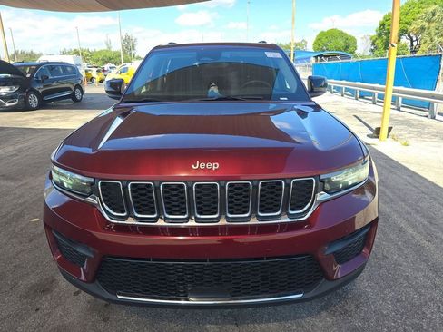 Used 2023 Jeep Grand Cherokee Laredo RWD image 2