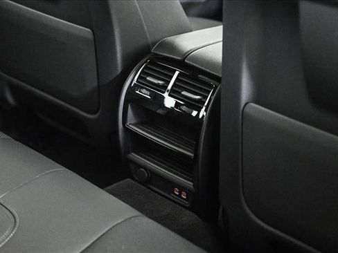 Used 2022 BMW 530i xDrive 530i xDrive w/ Convenience Package image 18