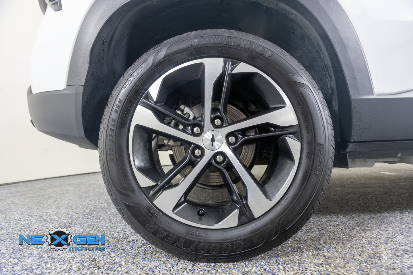 Used 2025 Chevrolet Trax RS w/ Driver Confidence Package FWD image 43