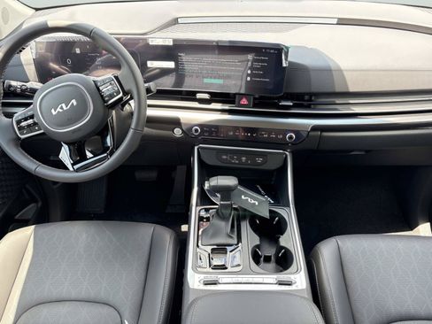 New 2026 Kia Carnival SX w/ SX Dark Edition Package FWD image 13