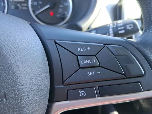 Used 2020 Nissan Kicks S image 19