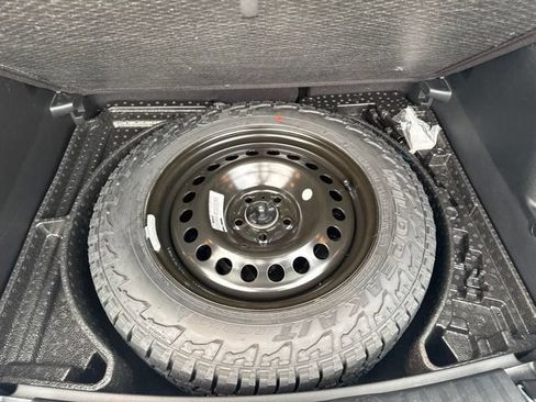 Used 2025 Jeep Compass Trailhawk AWD/4WD image 43