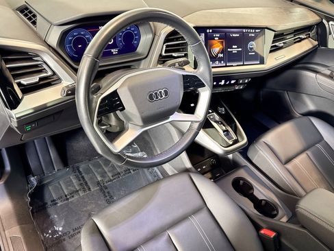 Used 2024 Audi Q4 e-tron Premium w/ Convenience Package image 9