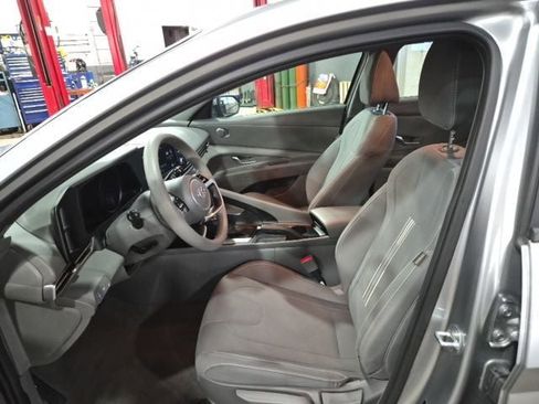 Used 2023 Hyundai Elantra SEL w/ Cargo Package image 15