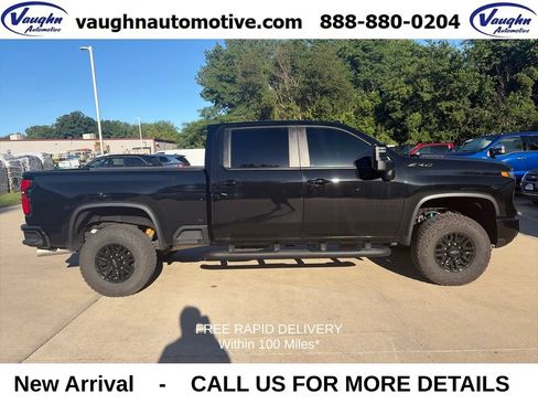 Used 2025 Chevrolet Silverado 2500 ZR2 w/ Technology Package AWD/4WD image 1