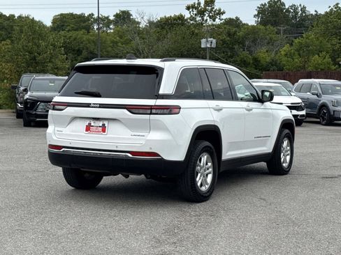 Certified 2023 Jeep Grand Cherokee Laredo w/ Luxury Tech Group I AWD/4WD image 5