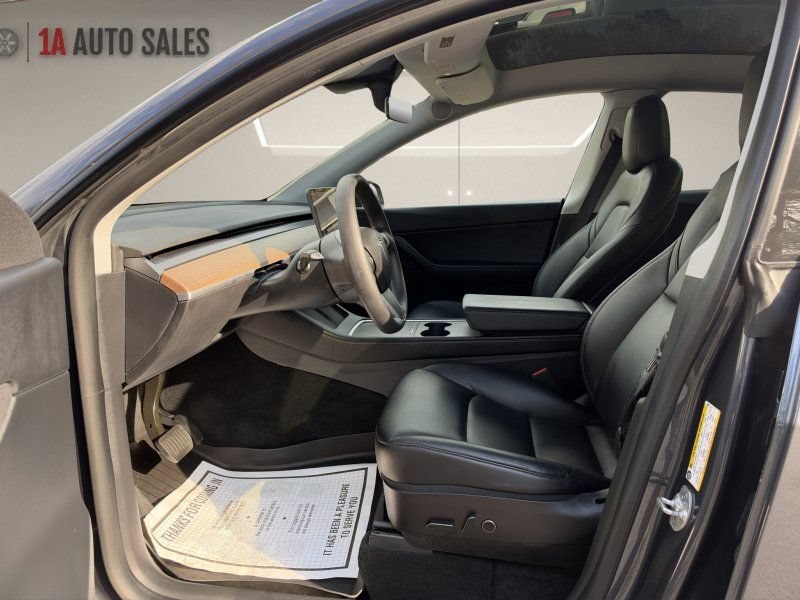 Used 2021 Tesla Model Y Long Range AWD/4WD image 9