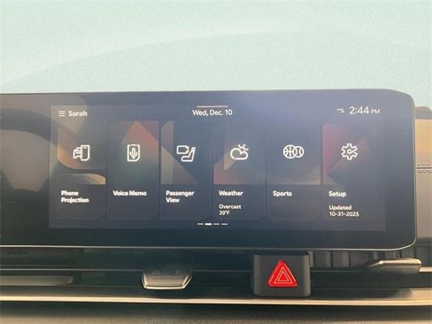 Used 2025 Kia Carnival EX image 23