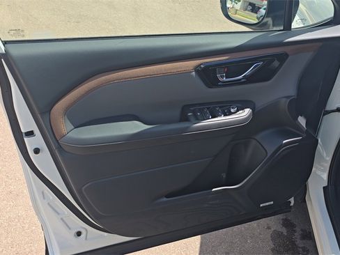 Certified 2025 Subaru Forester Sport w/ Popular Package image 17