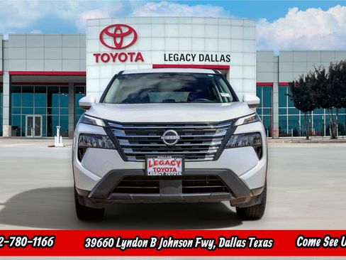 Used 2025 Nissan Rogue SV AWD/4WD image 5