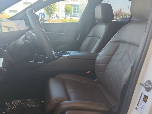 Used 2024 BMW 530i w/ Premium Package RWD image 15