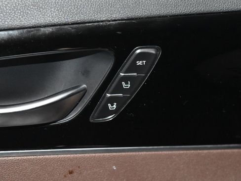 Used 2019 Kia Sorento SX w/ SX Touring Package image 5