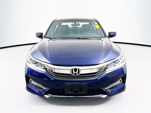 Used 2016 Honda Accord Sport image 2
