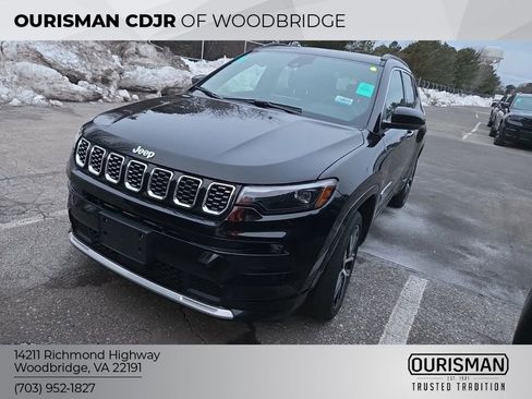 Used 2024 Jeep Compass Limited w/ Elite Group image 2