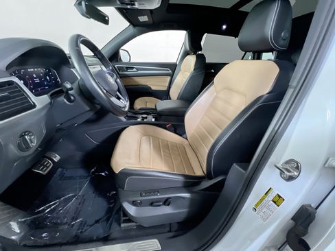 Used 2022 Volkswagen Atlas Cross Sport SEL Premium R-Line image 22