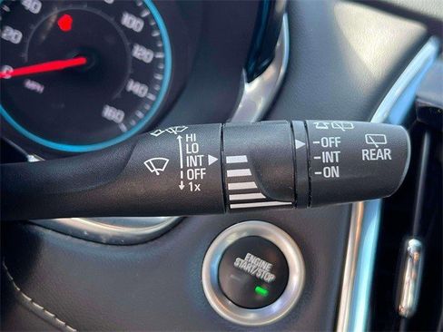 Certified 2023 Chevrolet Traverse LT w/ Rear Camera Mirror Package image 15