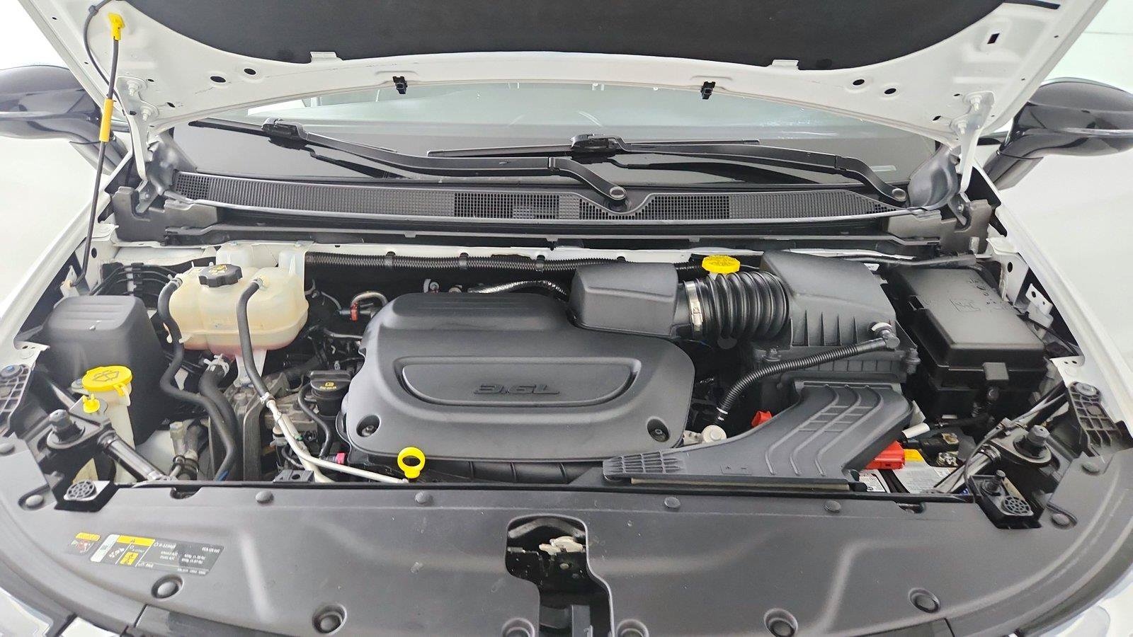 Used 2025 Chrysler Pacifica Limited FWD image 44