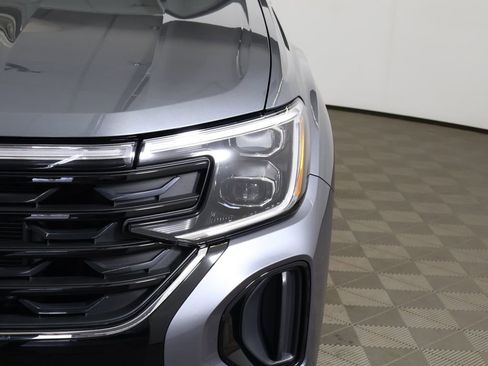 Used 2024 Volkswagen Atlas Cross Sport SE image 14