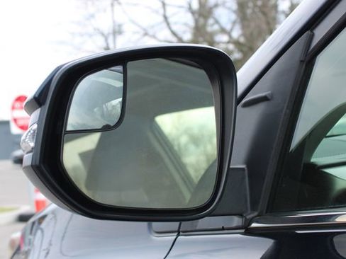 Used 2017 Toyota RAV4 XLE w/ Plus Special Value Package image 8