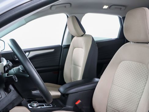 Used 2021 Ford Escape SE image 23