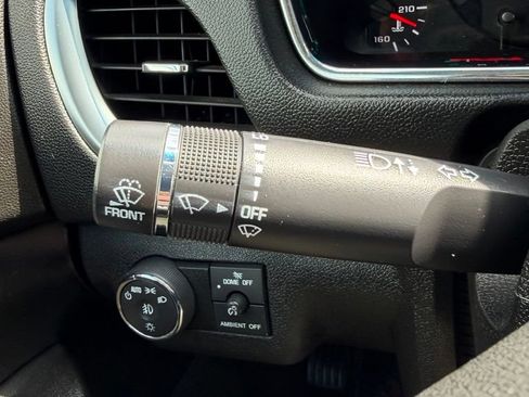 Used 2016 Chevrolet Traverse LT w/ Style and Technology Package FWD image 26
