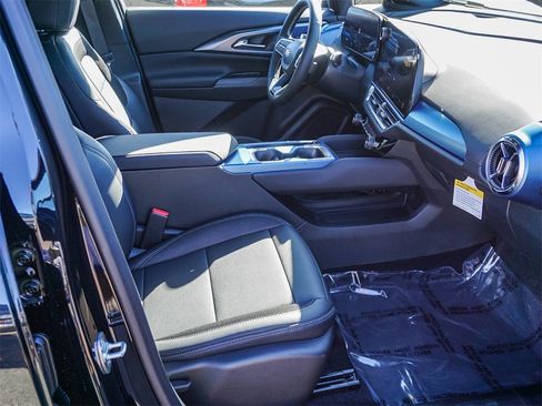 New 2026 Chevrolet Equinox EV LT image 12