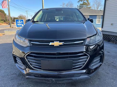 Used 2018 Chevrolet Trax LS image 2