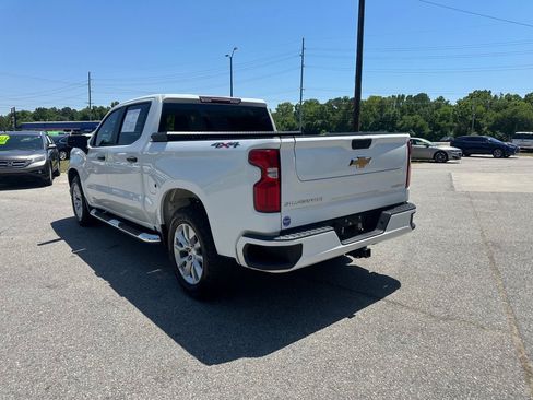 Used 2021 Chevrolet Silverado 1500 Custom AWD/4WD image 3