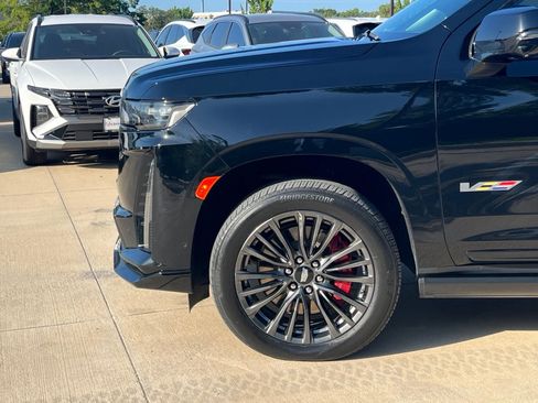 Used 2023 Cadillac Escalade V AWD/4WD image 7