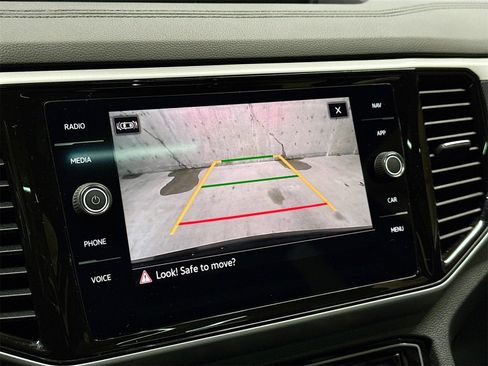 Used 2022 Volkswagen Atlas Cross Sport SEL R-Line image 14