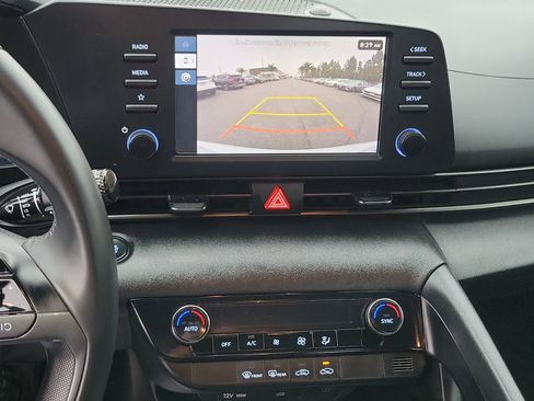 Certified 2025 Hyundai Elantra Sport image 12