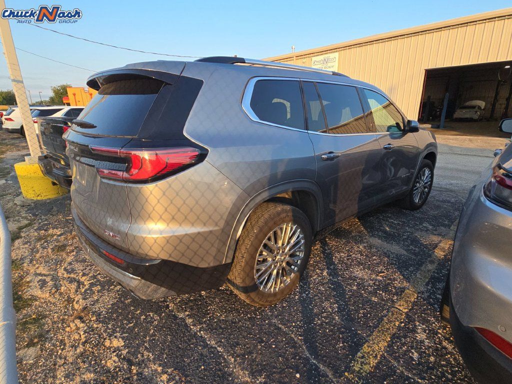 Used 2025 GMC Acadia Denali FWD image 5