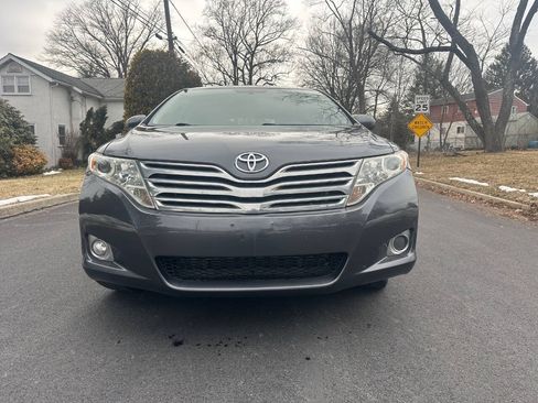 Used 2010 Toyota Venza FWD image 3