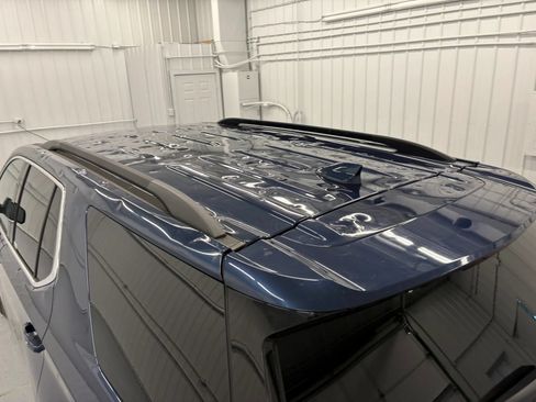 Used 2022 Chevrolet Traverse LT FWD image 29