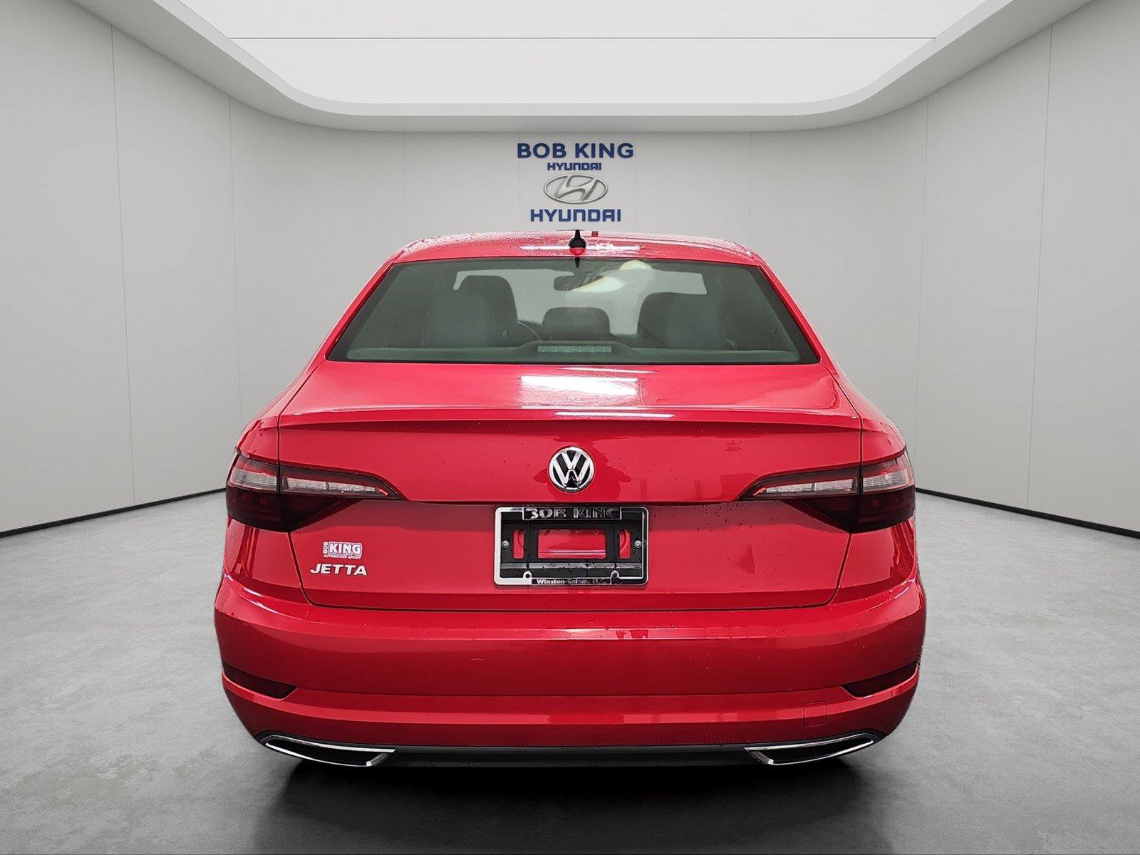 Used 2021 Volkswagen Jetta R-Line w/ R-Line Cold Weather Package FWD image 4