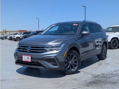 Used 2023 Volkswagen Tiguan SE FWD image 1