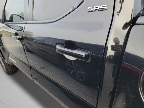 Used 2024 Toyota Tacoma SR5 w/ SR5 Upgrade Package image 25