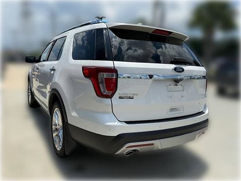 Used 2017 Ford Explorer Limited FWD image 5