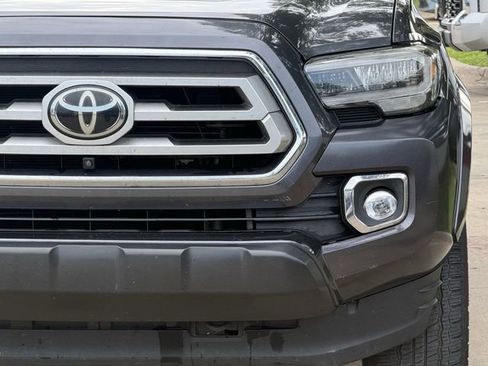 Used 2020 Toyota Tacoma Limited AWD/4WD image 9