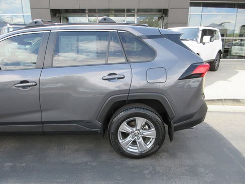 Used 2024 Toyota RAV4 XLE AWD/4WD image 4
