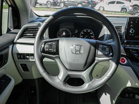 Used 2025 Honda Odyssey EX-L image 18