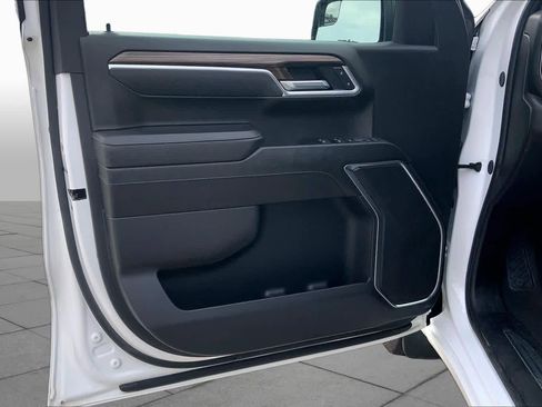 Used 2025 Chevrolet Silverado 1500 LT RWD image 21