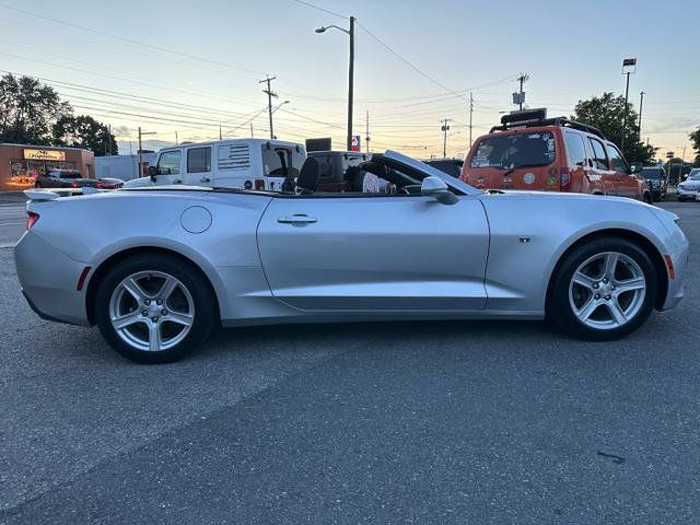 Used 2017 Chevrolet Camaro LT RWD image 4