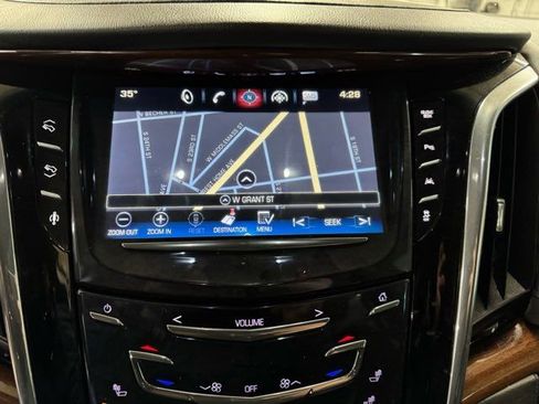 Used 2016 Cadillac Escalade Luxury image 17