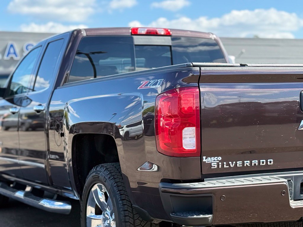Used 2016 Chevrolet Silverado 1500 LTZ Z71 w/ LTZ Plus Package AWD/4WD image 37