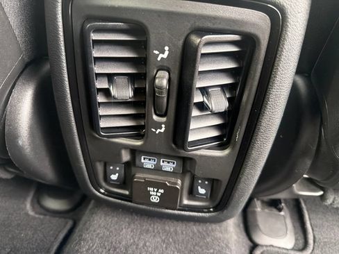 Used 2023 Dodge Durango R/T w/ Tow 'N Go Package AWD/4WD image 28
