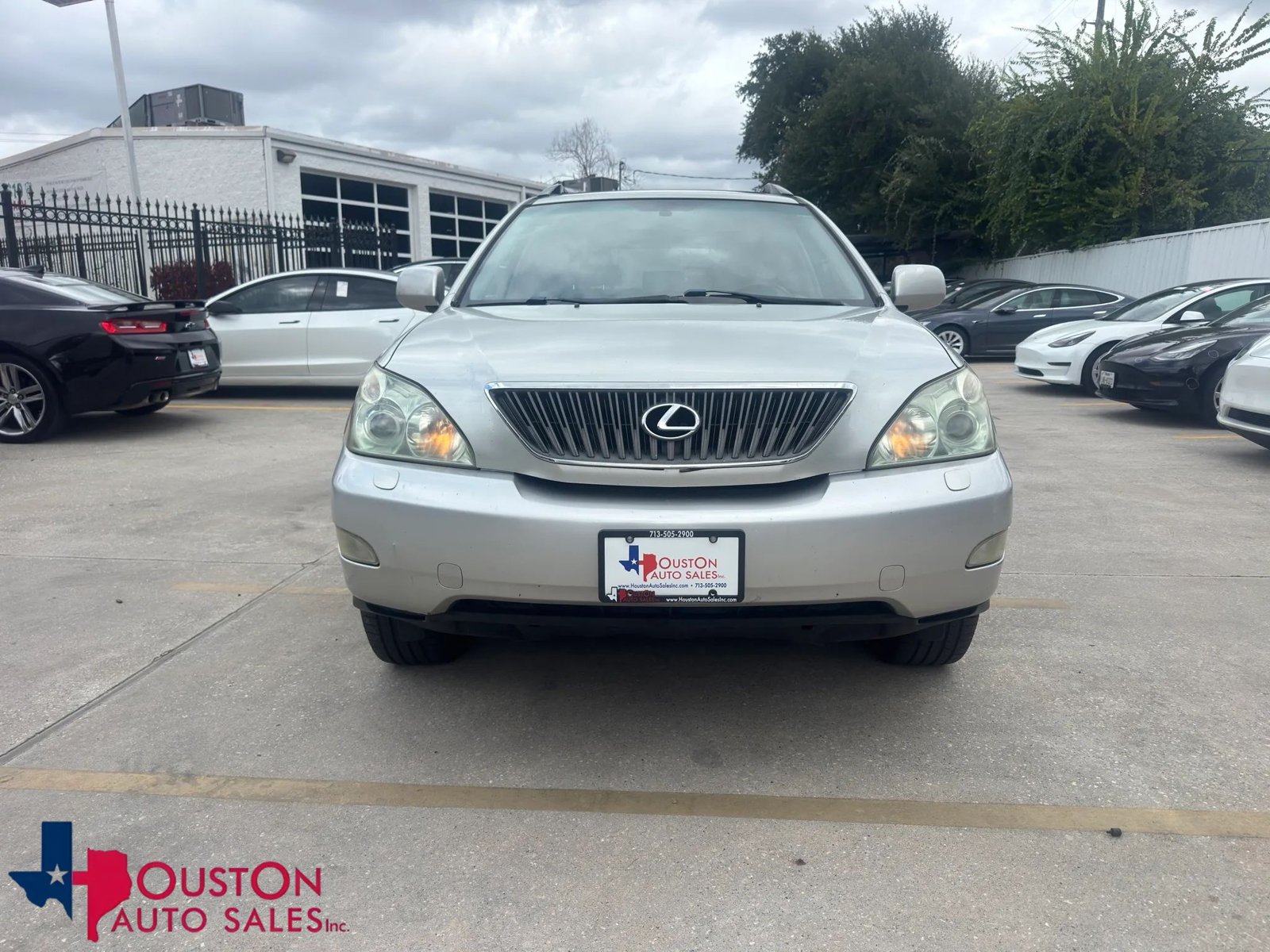 Used 2005 Lexus RX 330 FWD image 1