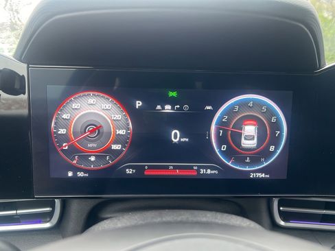 Used 2024 Hyundai Elantra SEL w/ Convenience Package image 26