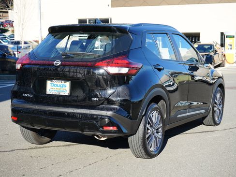 Used 2024 Nissan Kicks SR image 3