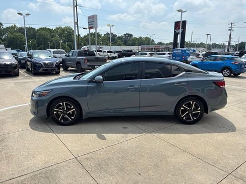 Used 2024 Nissan Sentra SV FWD image 4